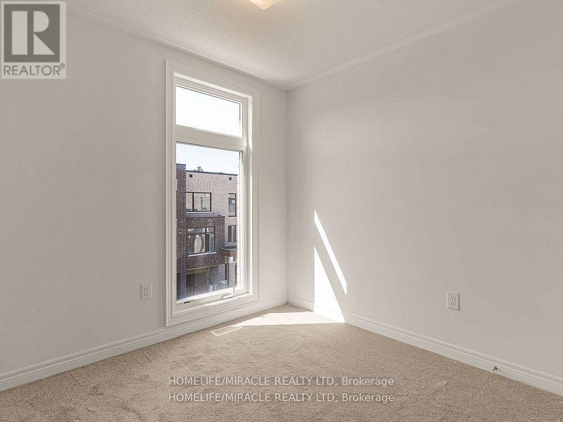 Photo 25 of 18 Queenpost Drive, Brampton ON