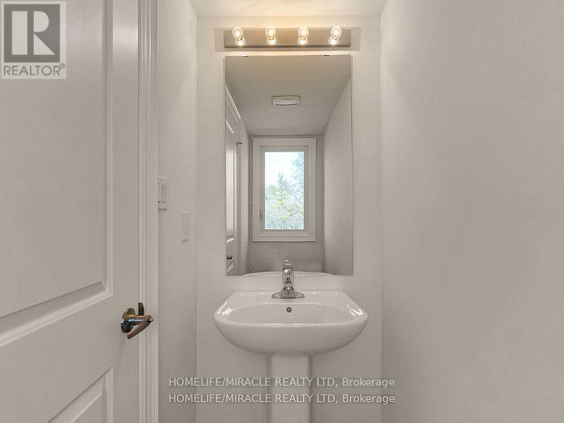 Photo 18 of 18 Queenpost Drive, Brampton ON