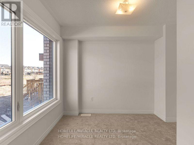 Photo 32 of 18 Queenpost Drive, Brampton ON