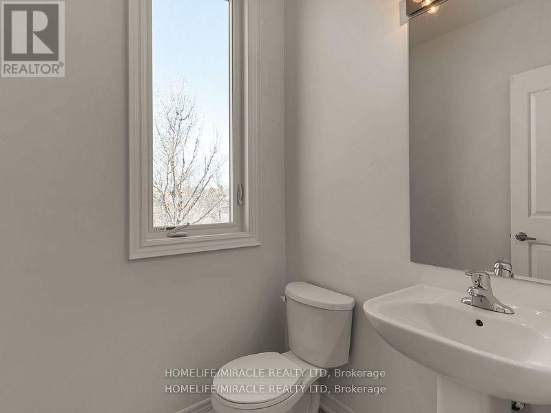 Photo 16 of 18 Queenpost Drive, Brampton ON