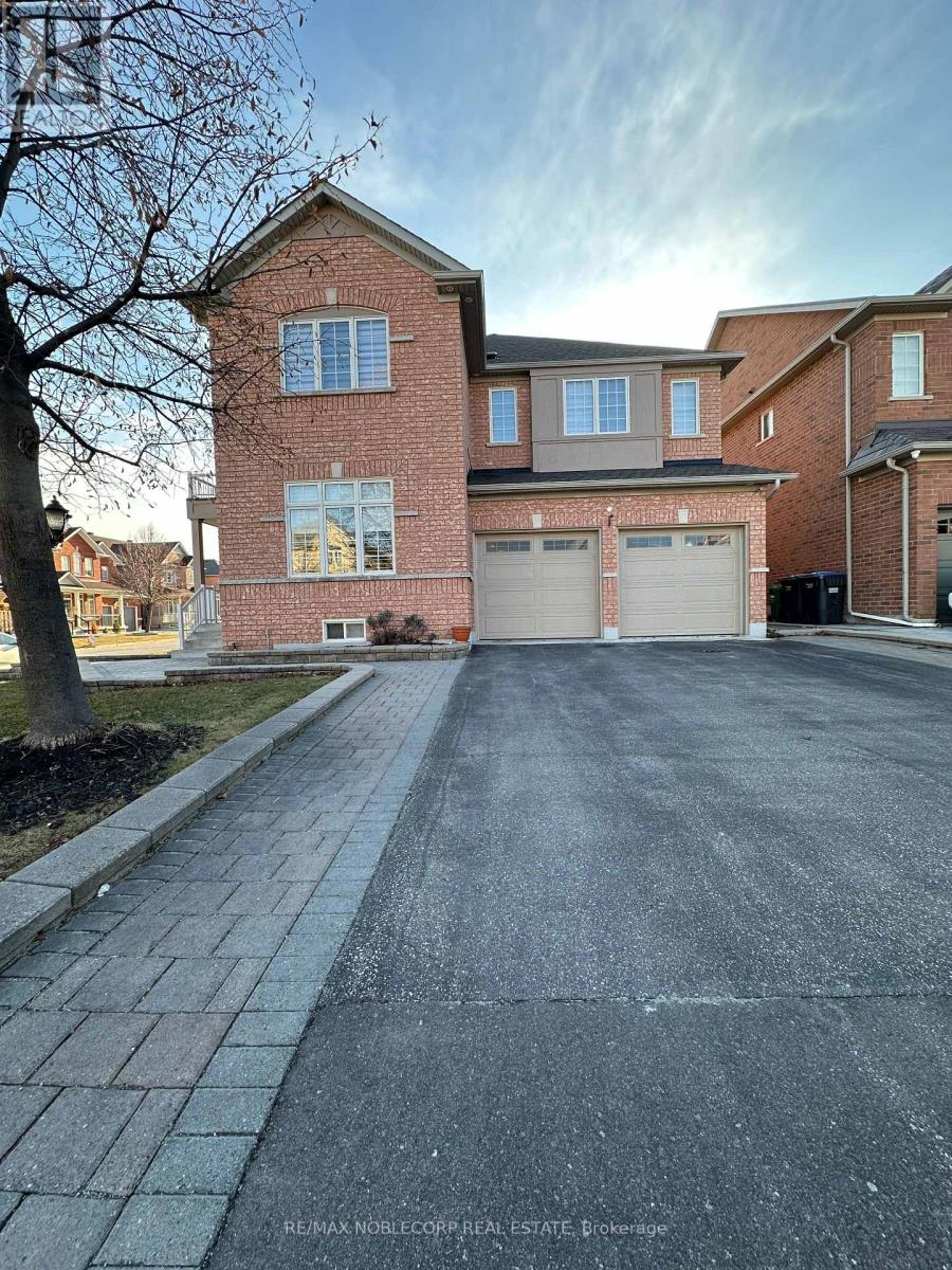 Photo 3 of 30 Saddler Avenue, Brampton ON