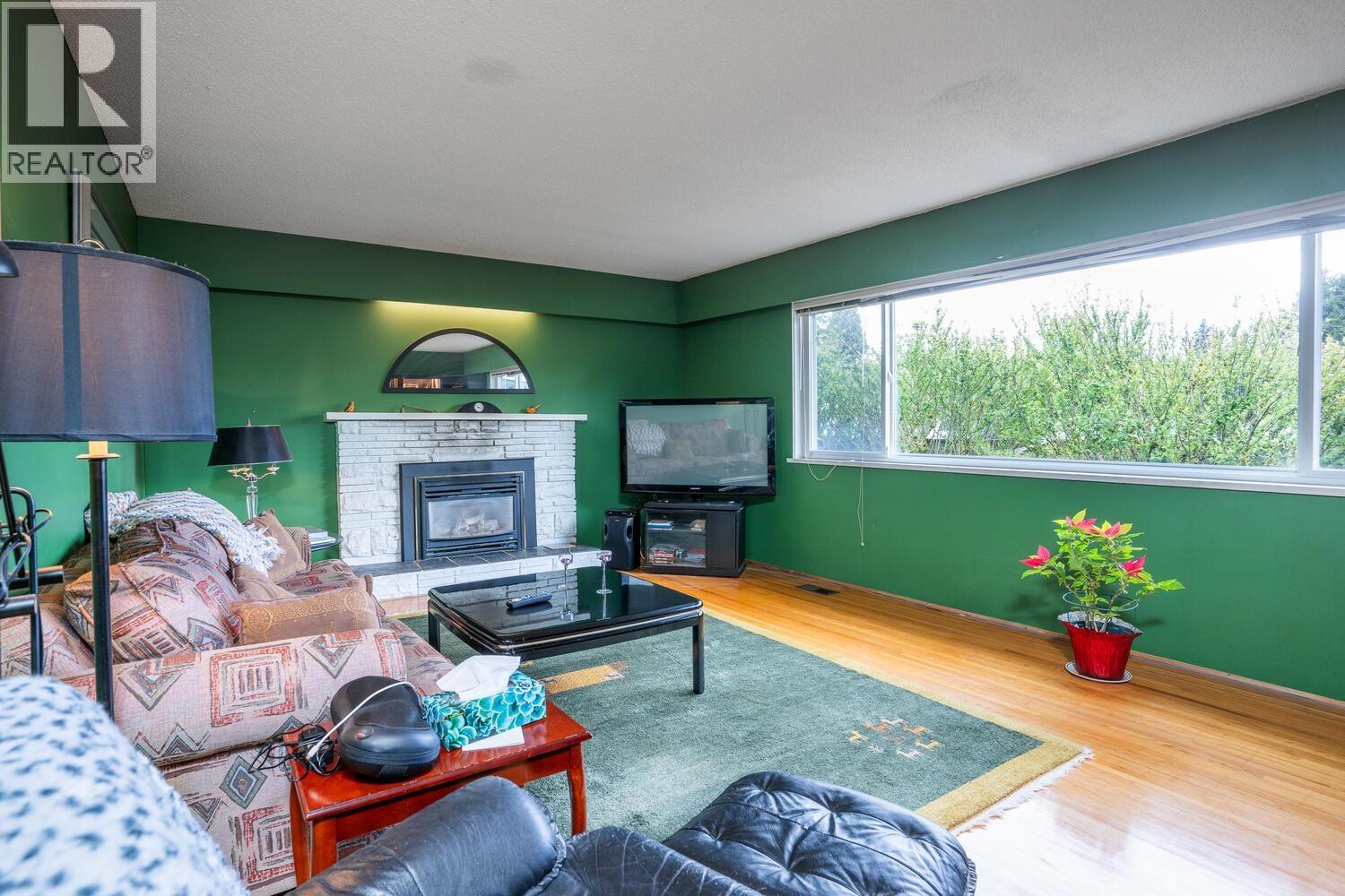 5086 12 Avenue, Delta