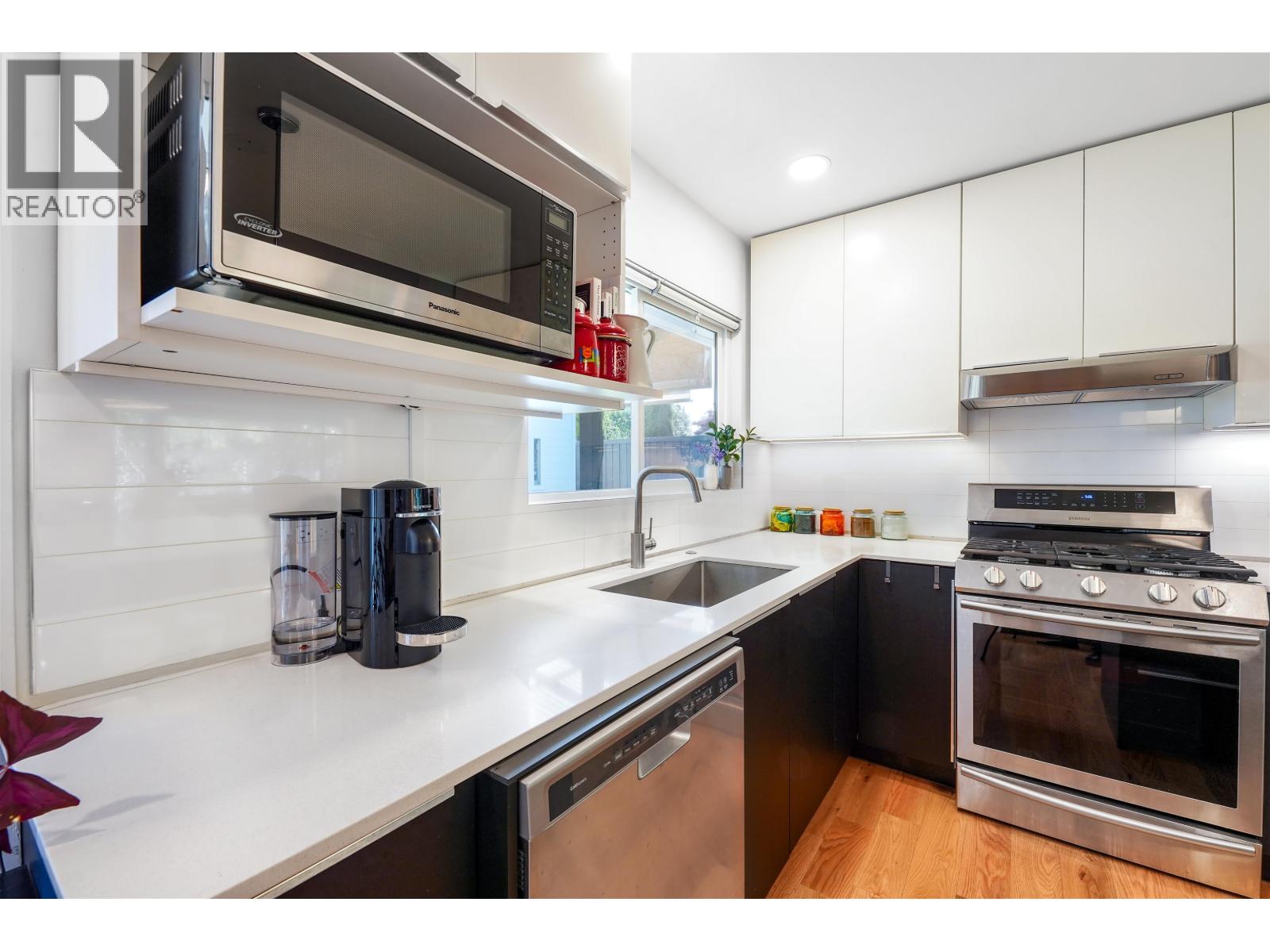 Photo 11 of 1287 W 15th Street, North Vancouver BC