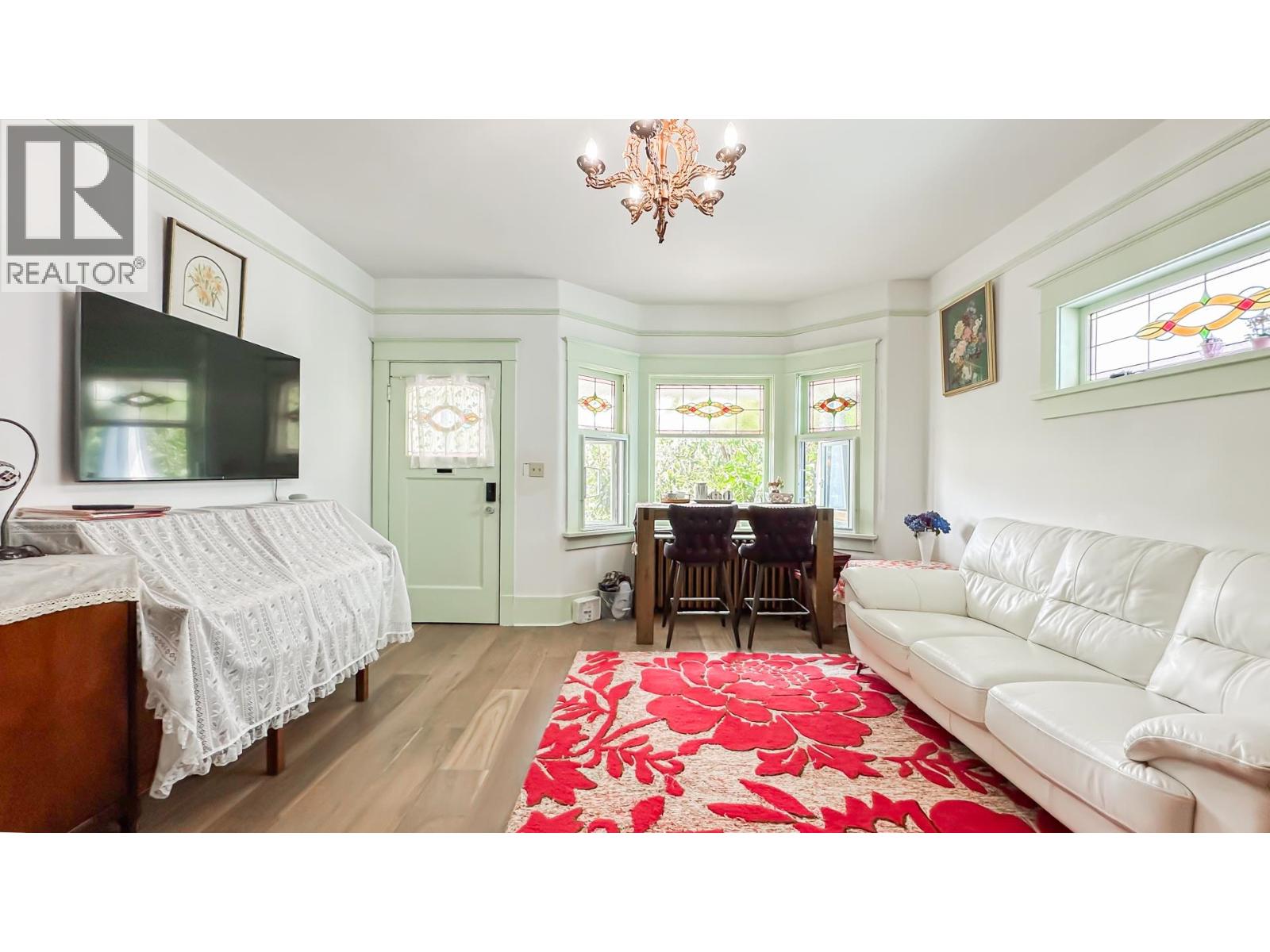 Photo 6 of 5748 Berkeley Street, Vancouver BC