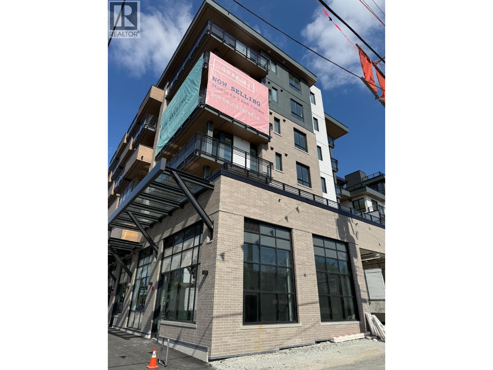 Photo 4 of 2351 E Broadway Street, Vancouver BC