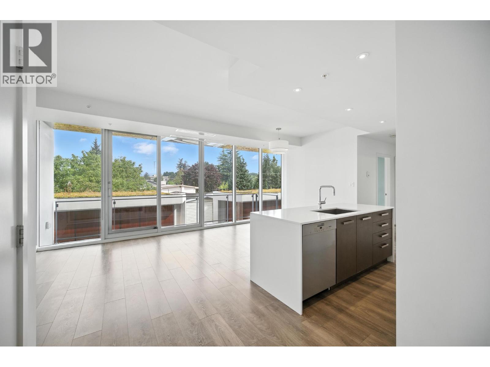 Photo 4 of 308 5699 Baillie Street, Vancouver BC
