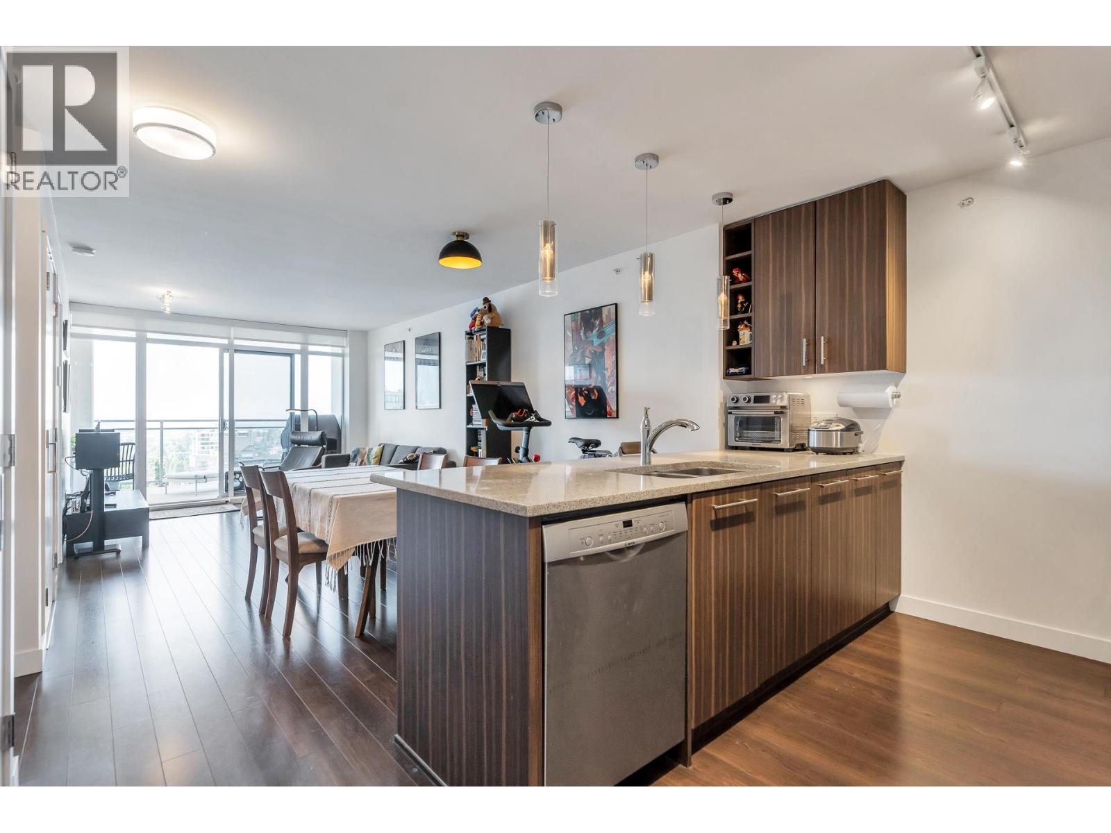 Photo 4 of 1405 608 Belmont Street, New Westminster BC