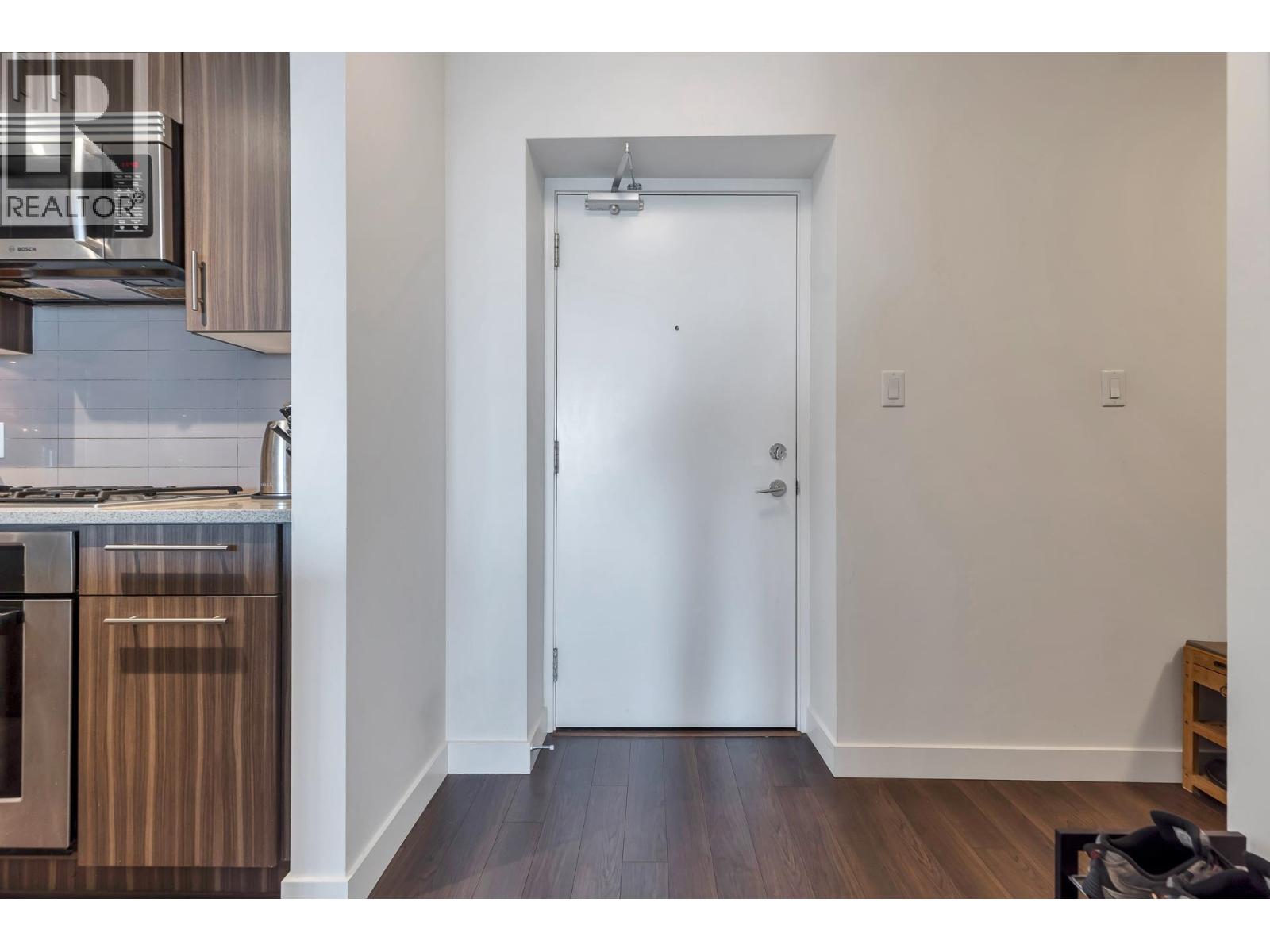 Photo 3 of 1405 608 Belmont Street, New Westminster BC