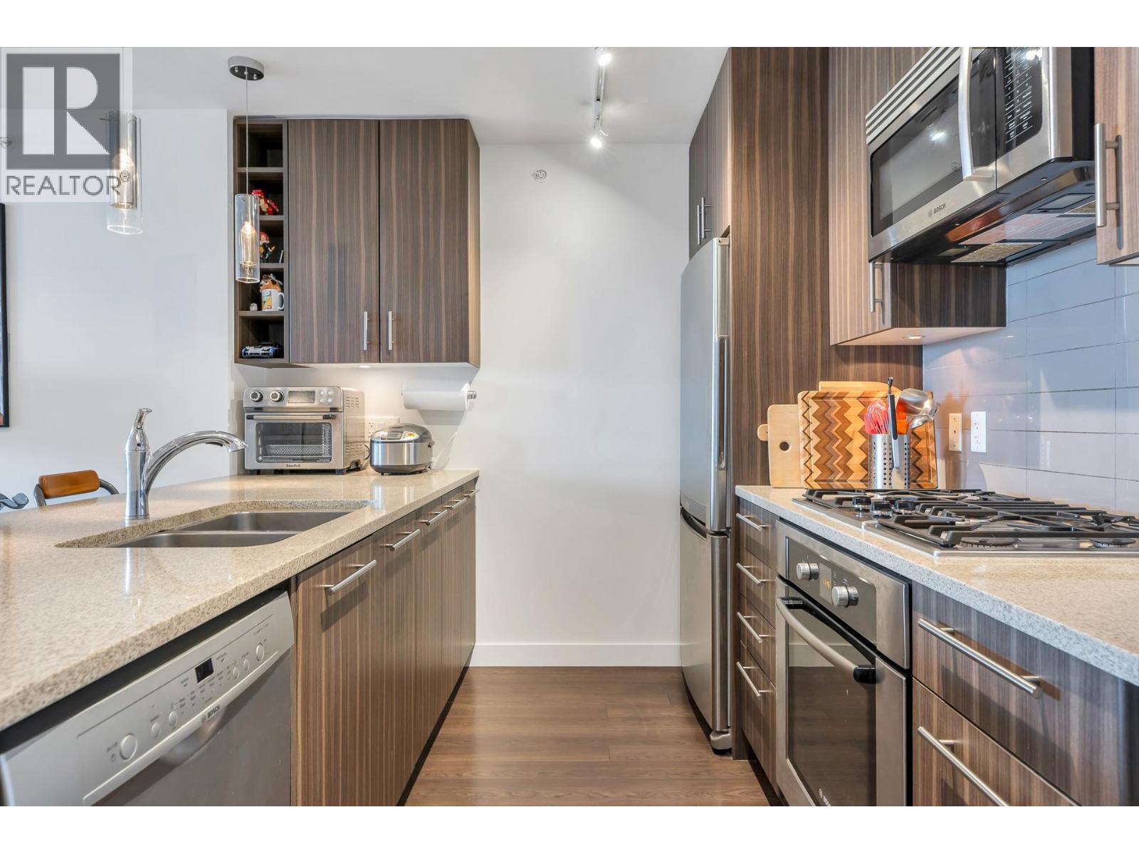 Photo 5 of 1405 608 Belmont Street, New Westminster BC