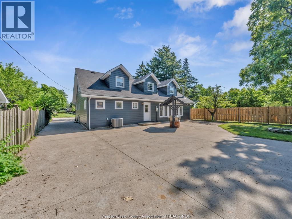 Photo 2 of 1361 Chappell Avenue, Windsor ON