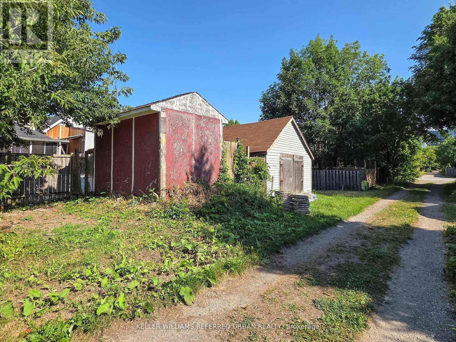Photo 11 of 71 East 24th Street, Hamilton ON