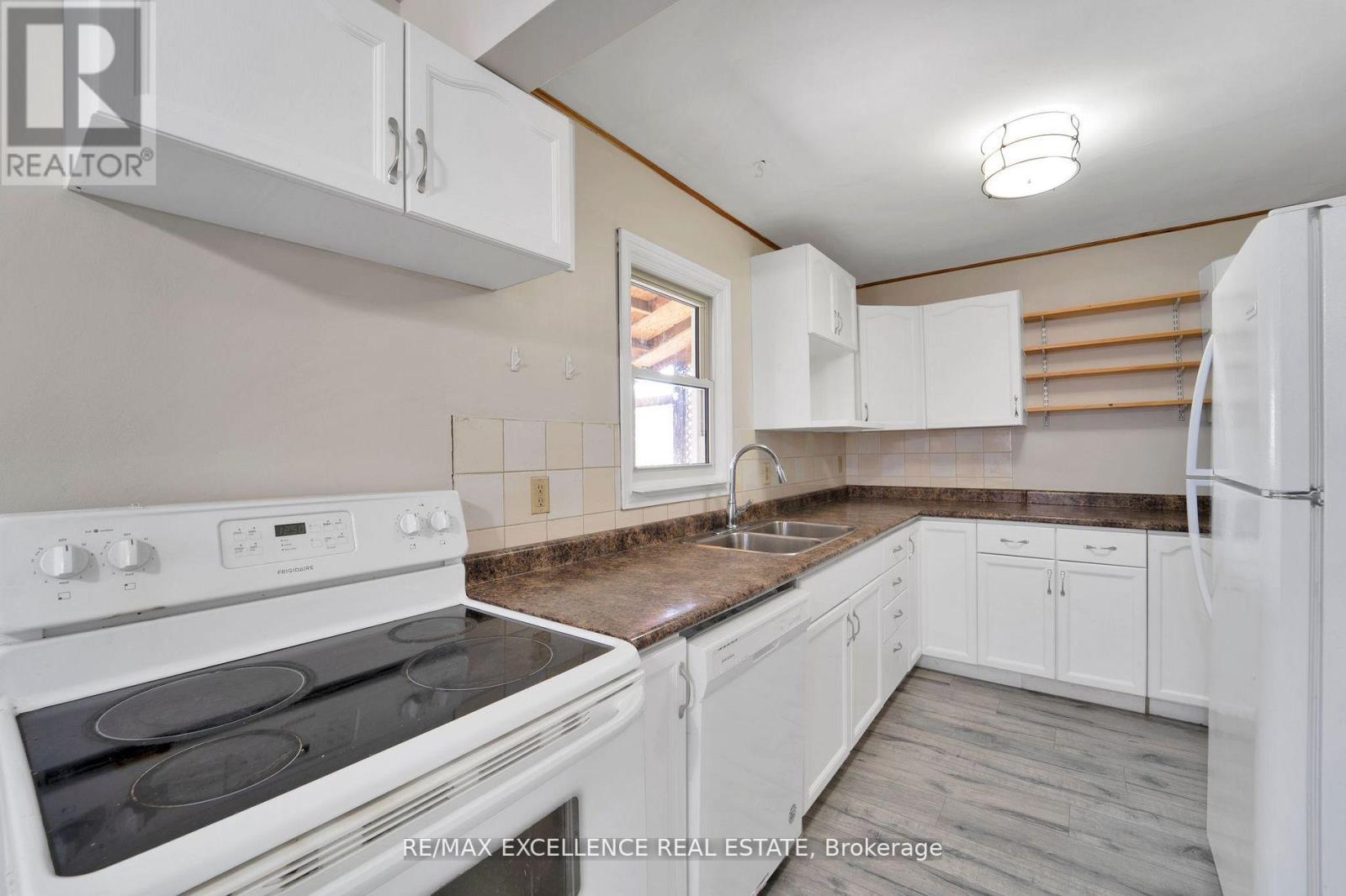 Photo 10 of 1054 Felix Avenue, Windsor ON