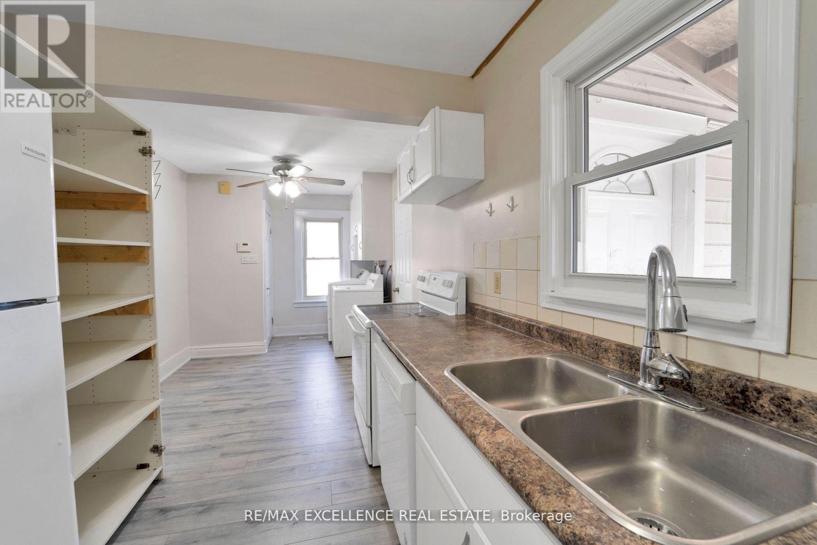 Photo 11 of 1054 Felix Avenue, Windsor ON