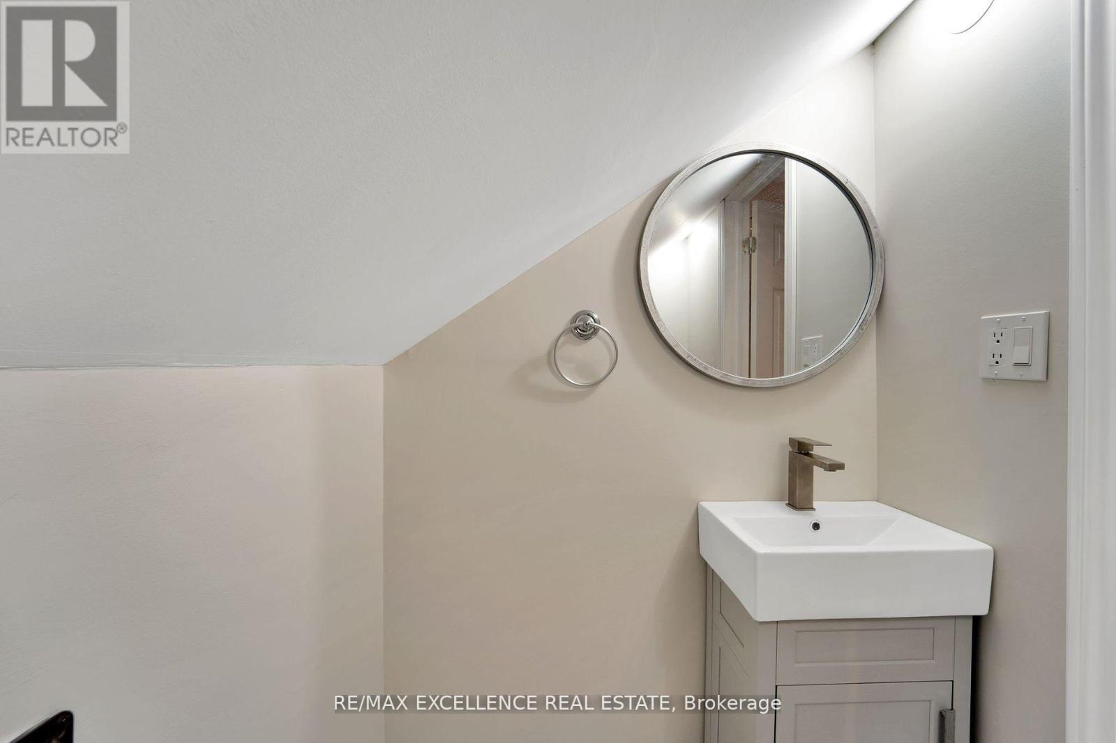 Photo 17 of 1054 Felix Avenue, Windsor ON