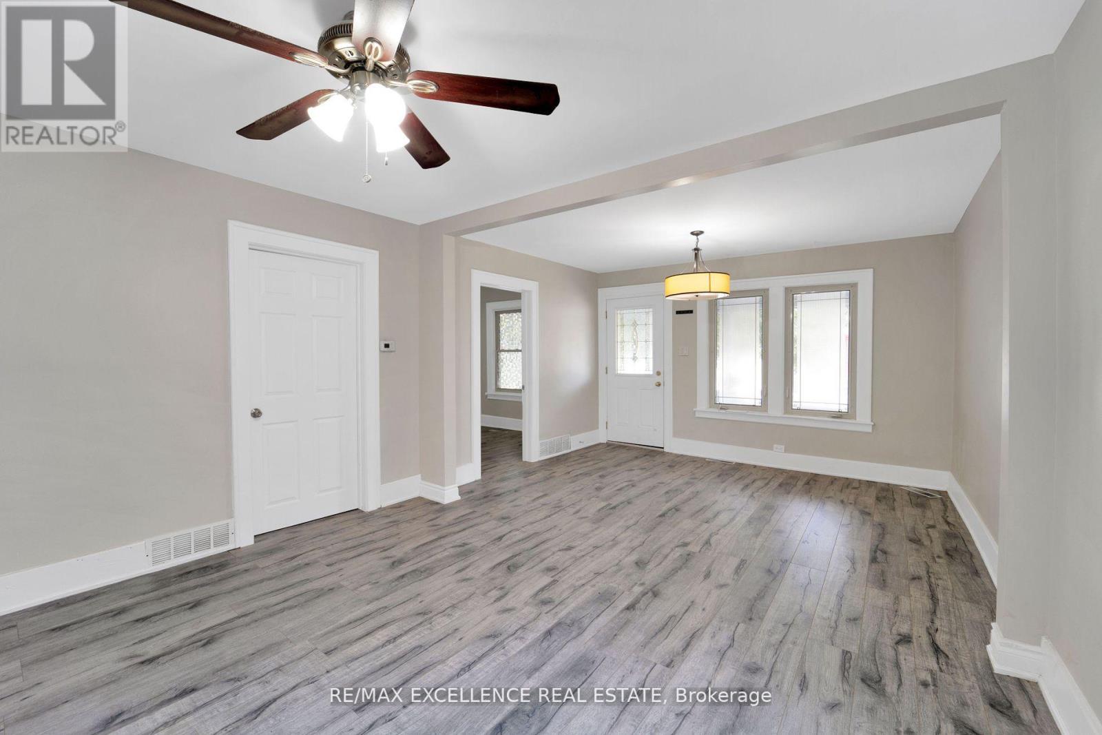Photo 3 of 1054 Felix Avenue, Windsor ON