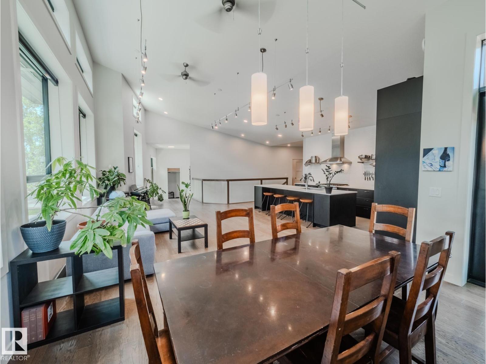 Photo 16 of 8704 92 B Av Nw, Edmonton AB
