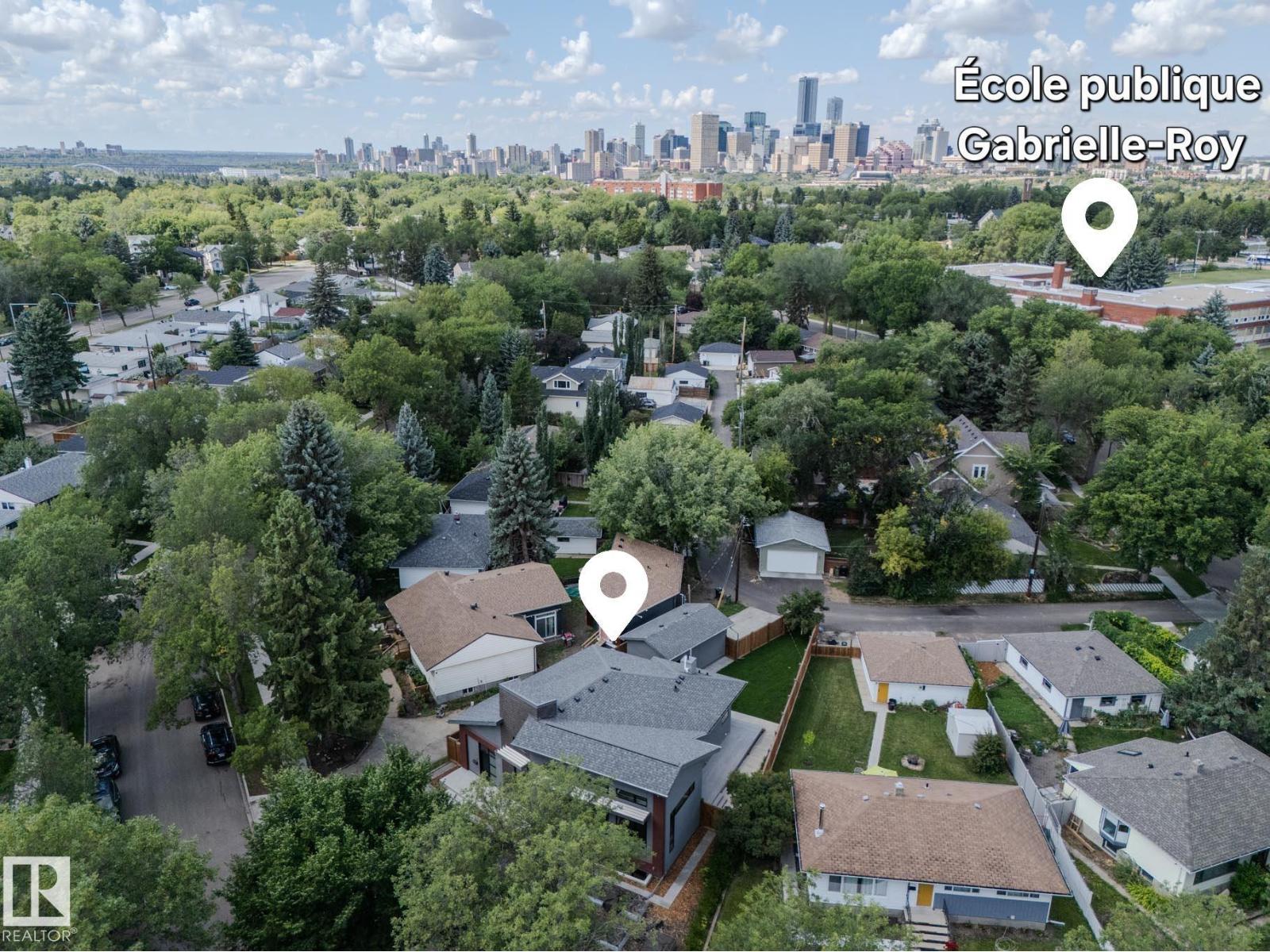 Photo 3 of 8704 92 B Av Nw, Edmonton AB