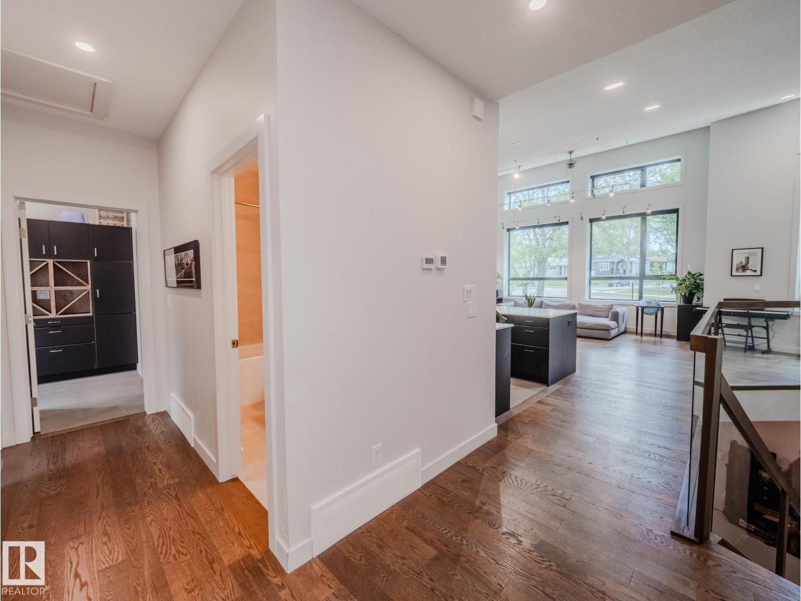 Photo 34 of 8704 92 B Av Nw, Edmonton AB