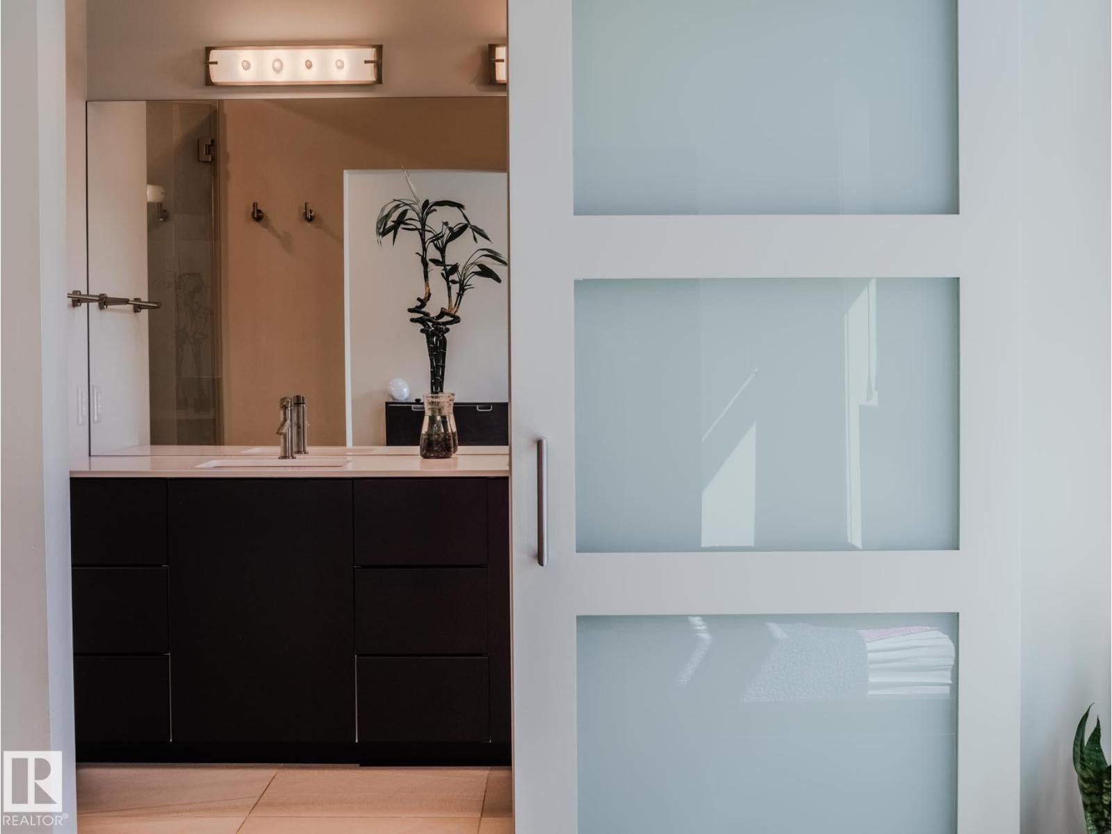 Photo 43 of 8704 92 B Av Nw, Edmonton AB