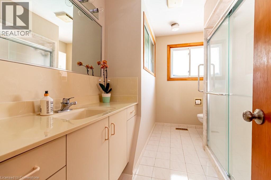 Photo 27 of 5195 Suncrest Road, Burlington ON