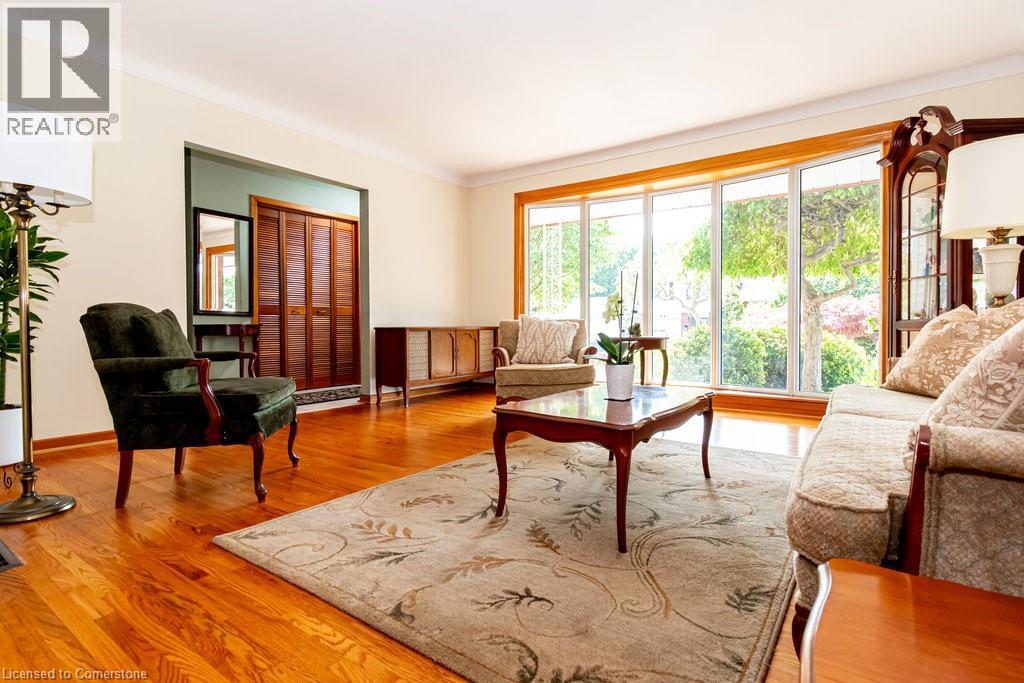 Photo 11 of 5195 Suncrest Road, Burlington ON
