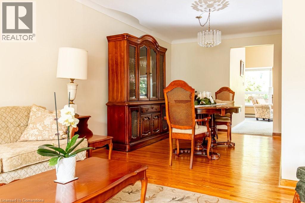 Photo 12 of 5195 Suncrest Road, Burlington ON