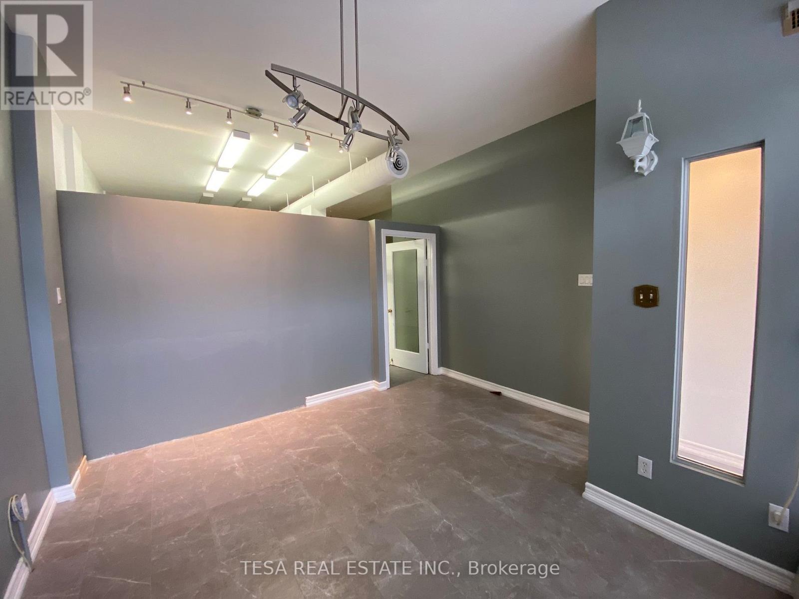 Photo 6 of 566 Sheppard Avenue W, Toronto ON