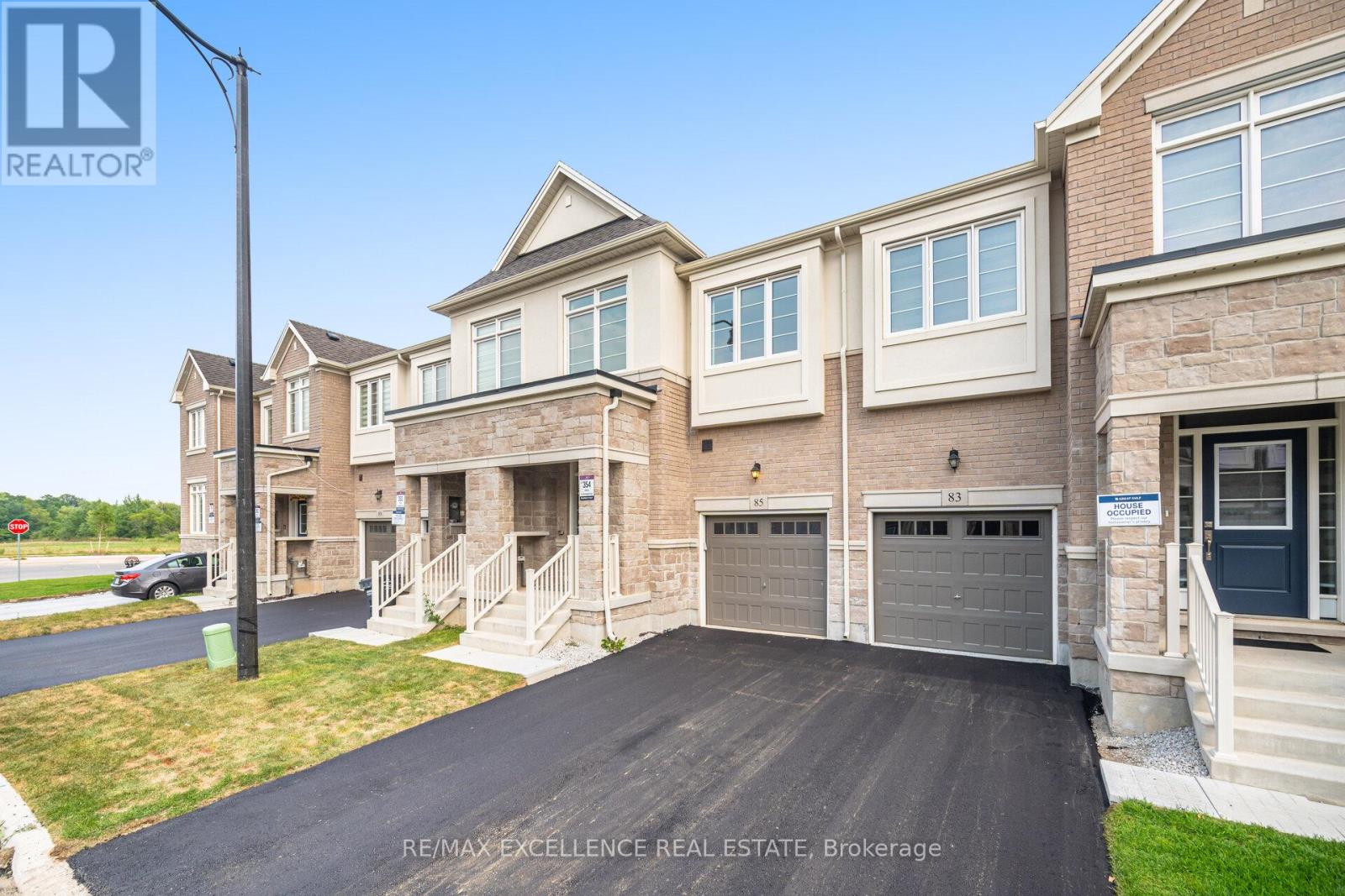 Photo 9 of 85 Bermondsey Way, Brampton ON