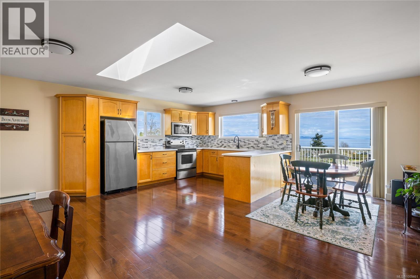 Photo 47 of 3021 Raymur Pl, Qualicum Beach BC