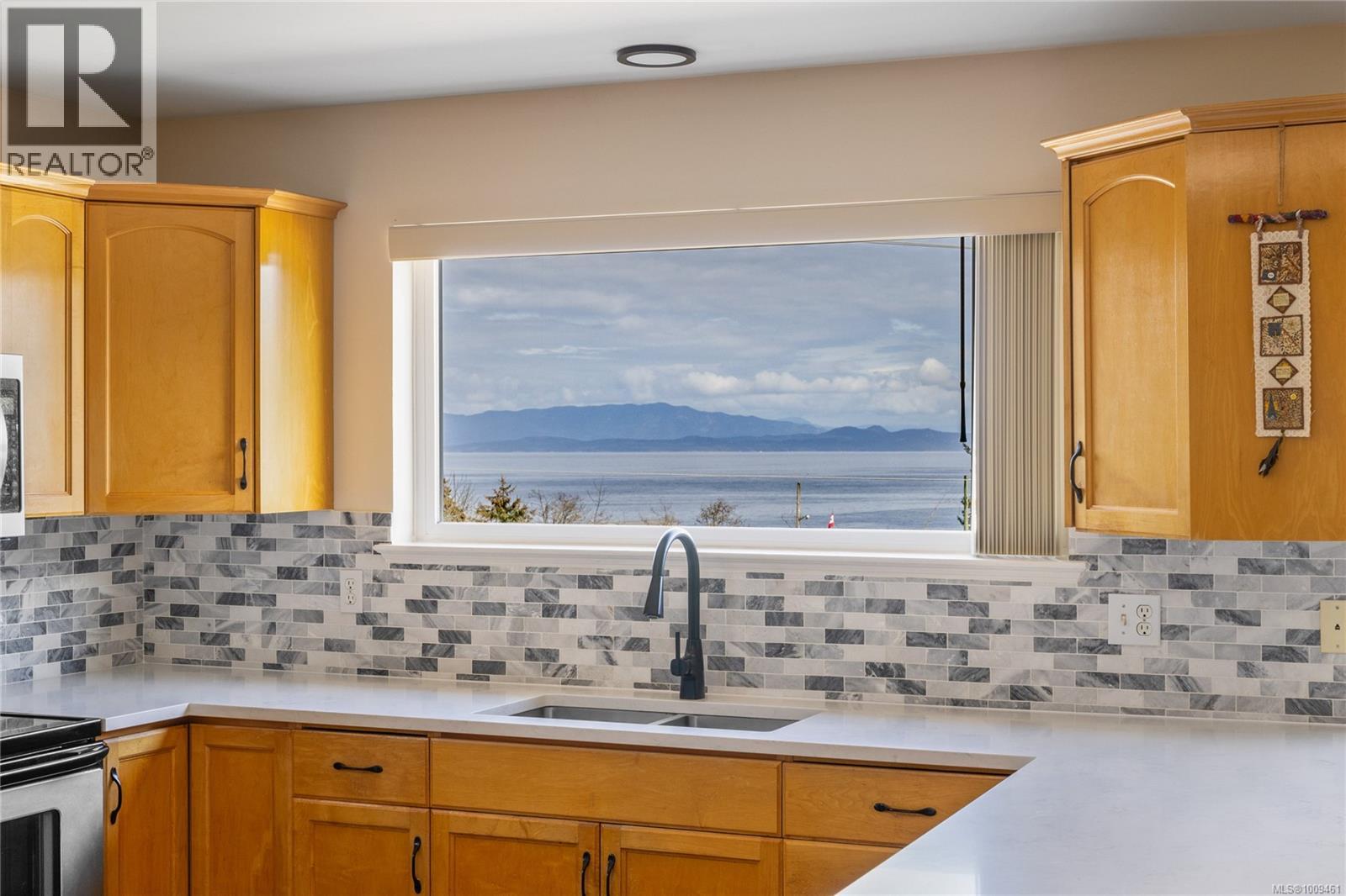 Photo 42 of 3021 Raymur Pl, Qualicum Beach BC