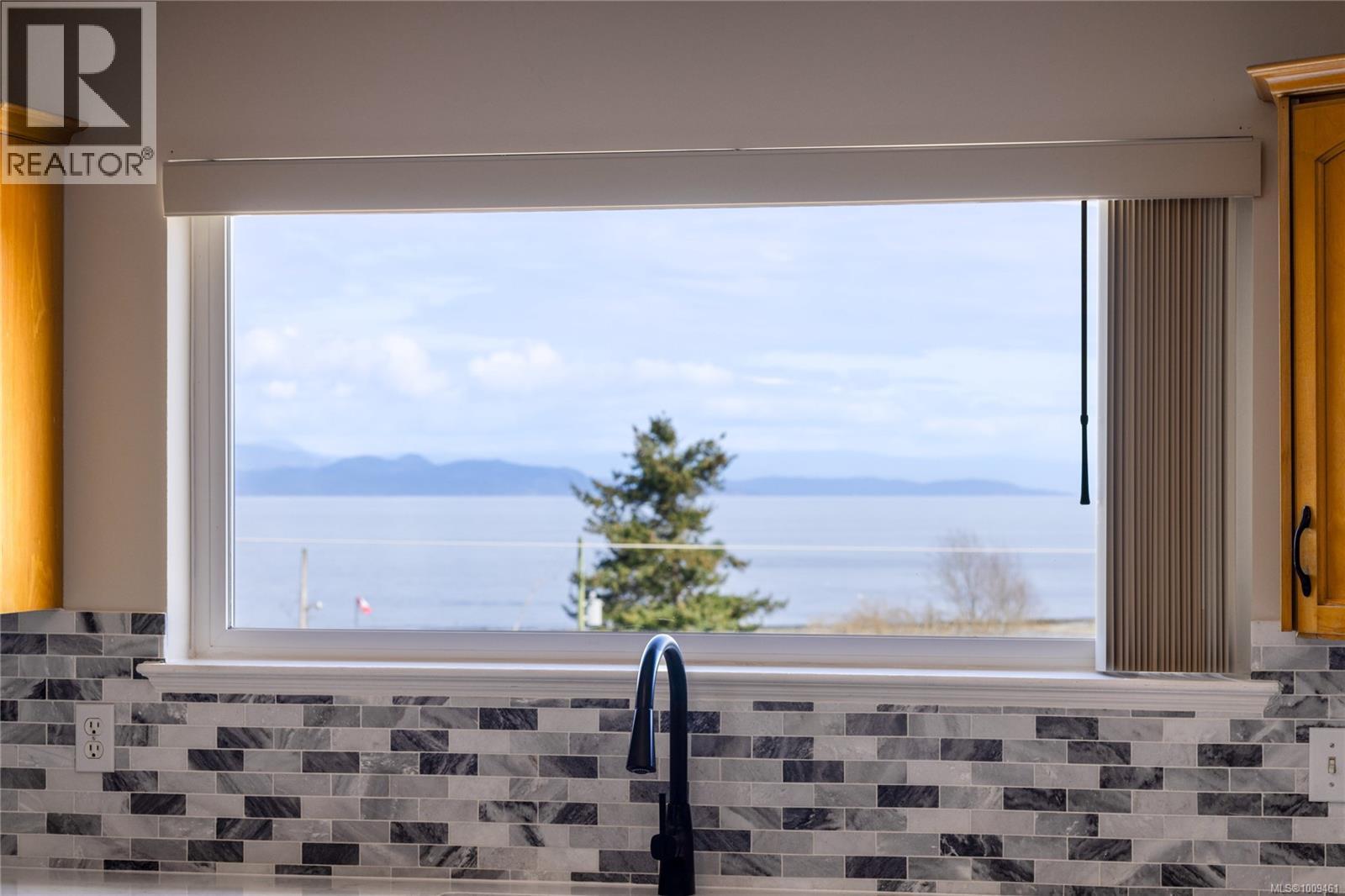 Photo 27 of 3021 Raymur Pl, Qualicum Beach BC