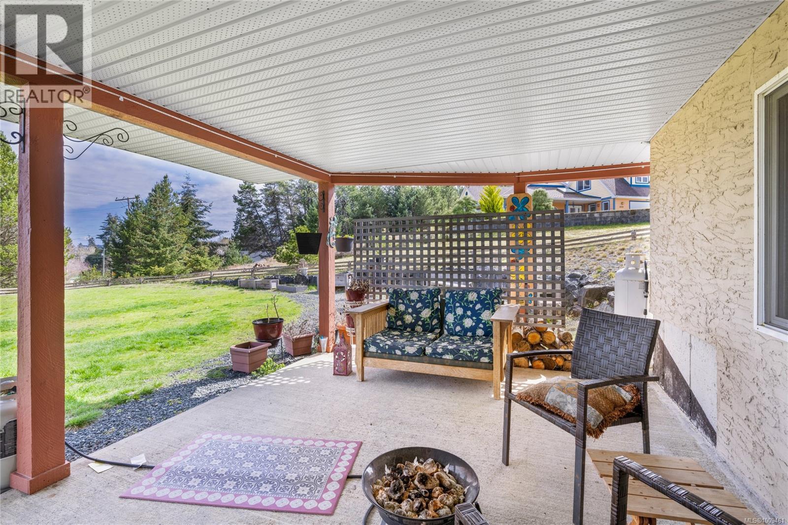 Photo 13 of 3021 Raymur Pl, Qualicum Beach BC