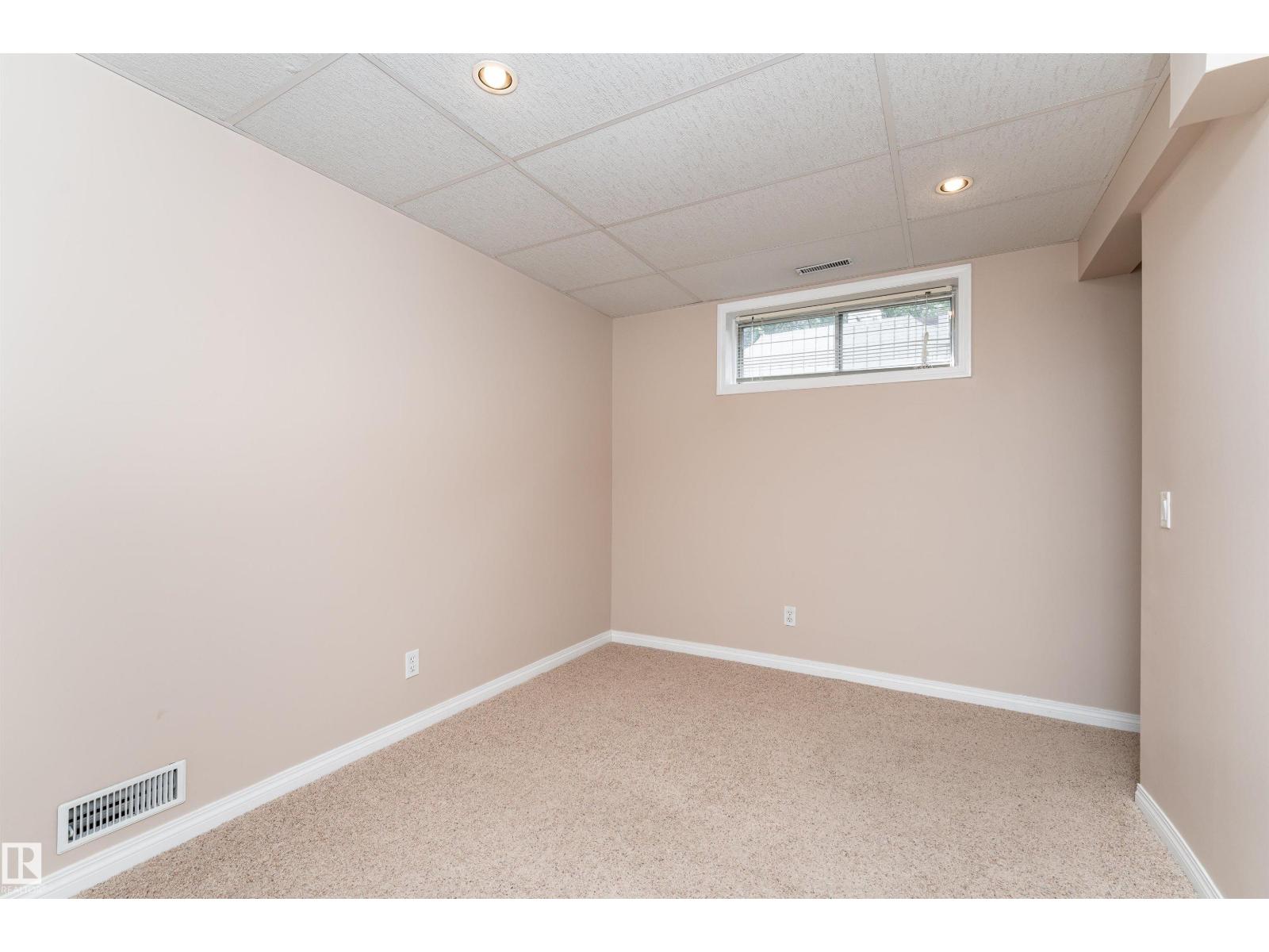 Photo 20 of 8823 188 St Nw, Edmonton AB