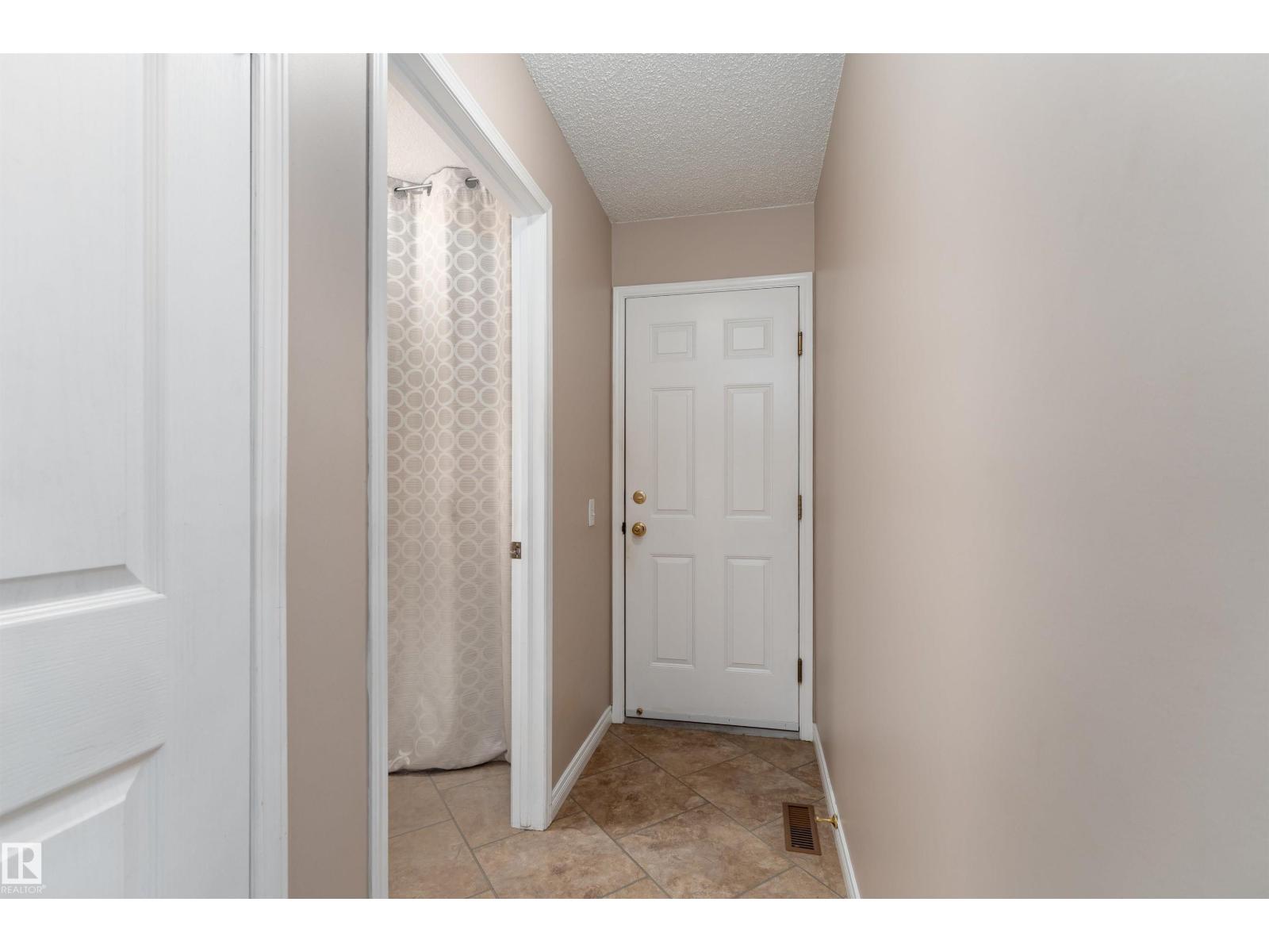 Photo 26 of 8823 188 St Nw, Edmonton AB