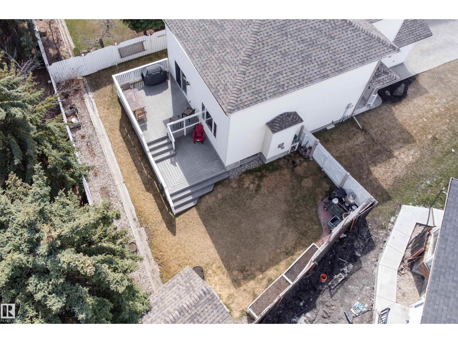 Photo 8 of 8823 188 St Nw, Edmonton AB