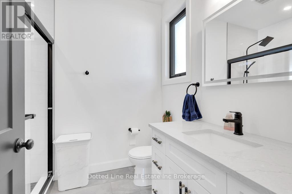 4 CHARLES COURT - 18