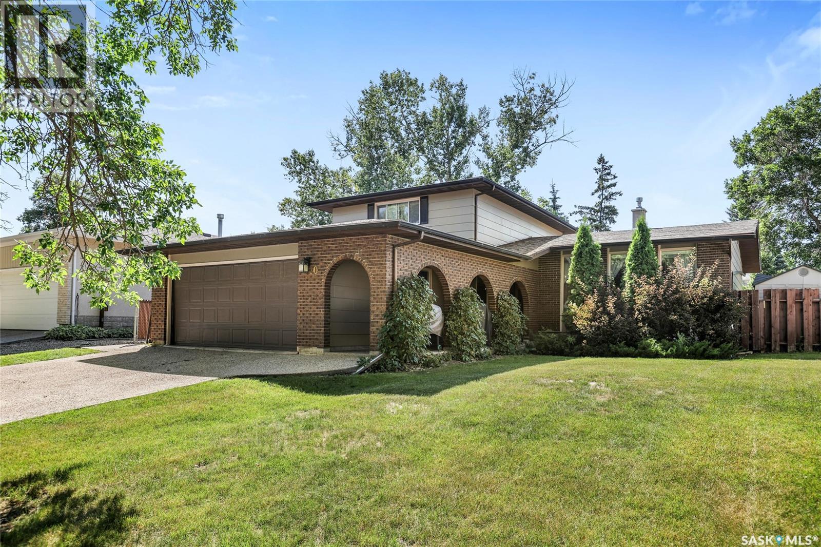 Single Family House 2 Level for Sale in  Selkirk CRESCENT Regina 