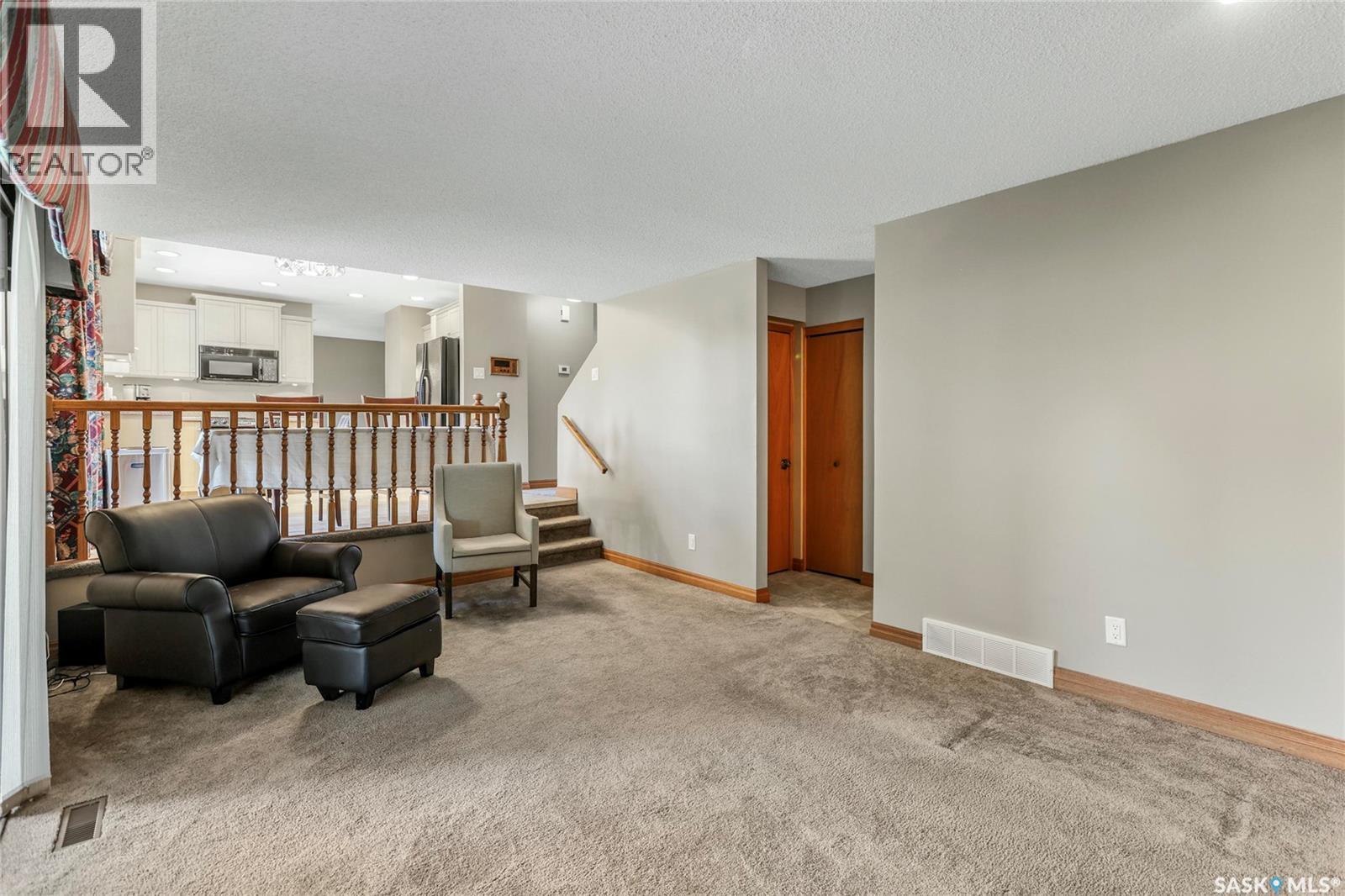 Single Family House 2 Level for Sale in  Selkirk CRESCENT Regina 