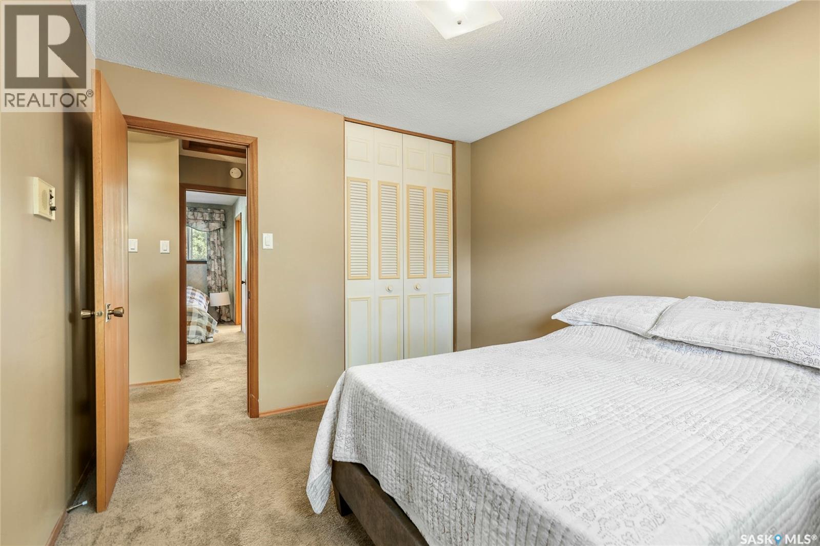 Single Family House 2 Level for Sale in  Selkirk CRESCENT Regina 