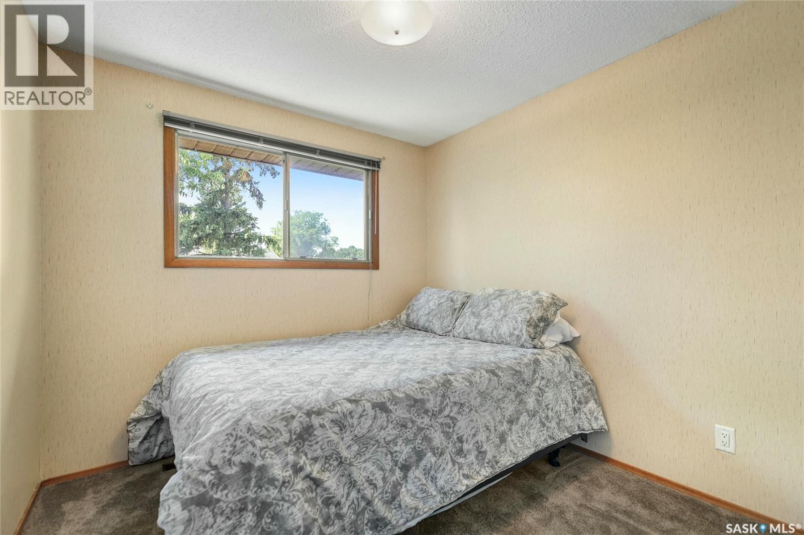 Single Family House 2 Level for Sale in  Selkirk CRESCENT Regina 