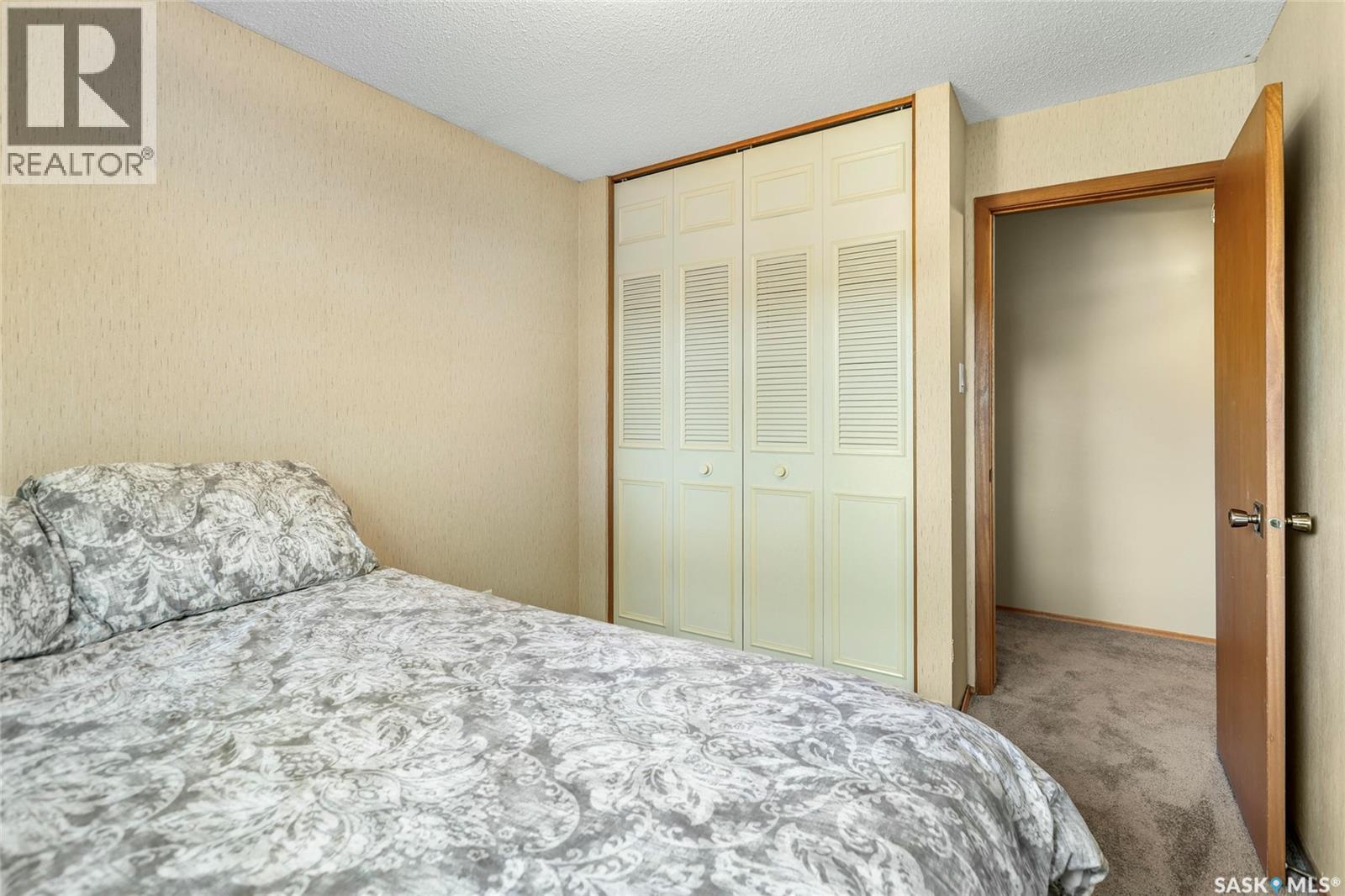 Single Family House 2 Level for Sale in  Selkirk CRESCENT Regina 