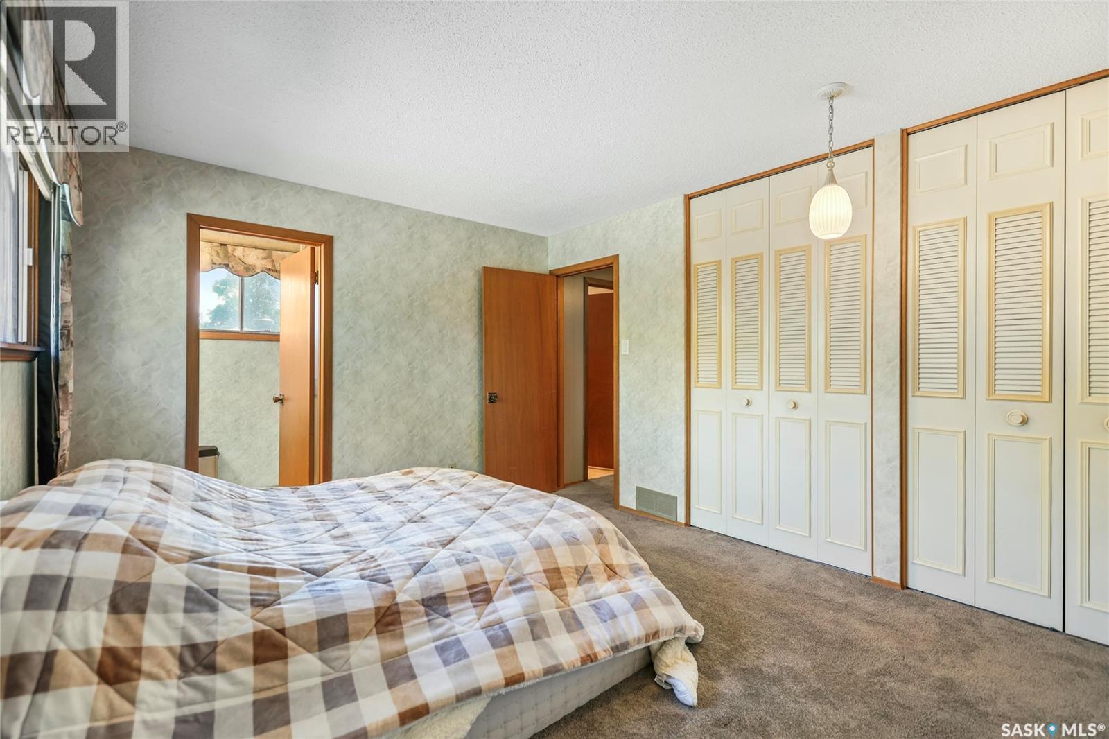Single Family House 2 Level for Sale in  Selkirk CRESCENT Regina 
