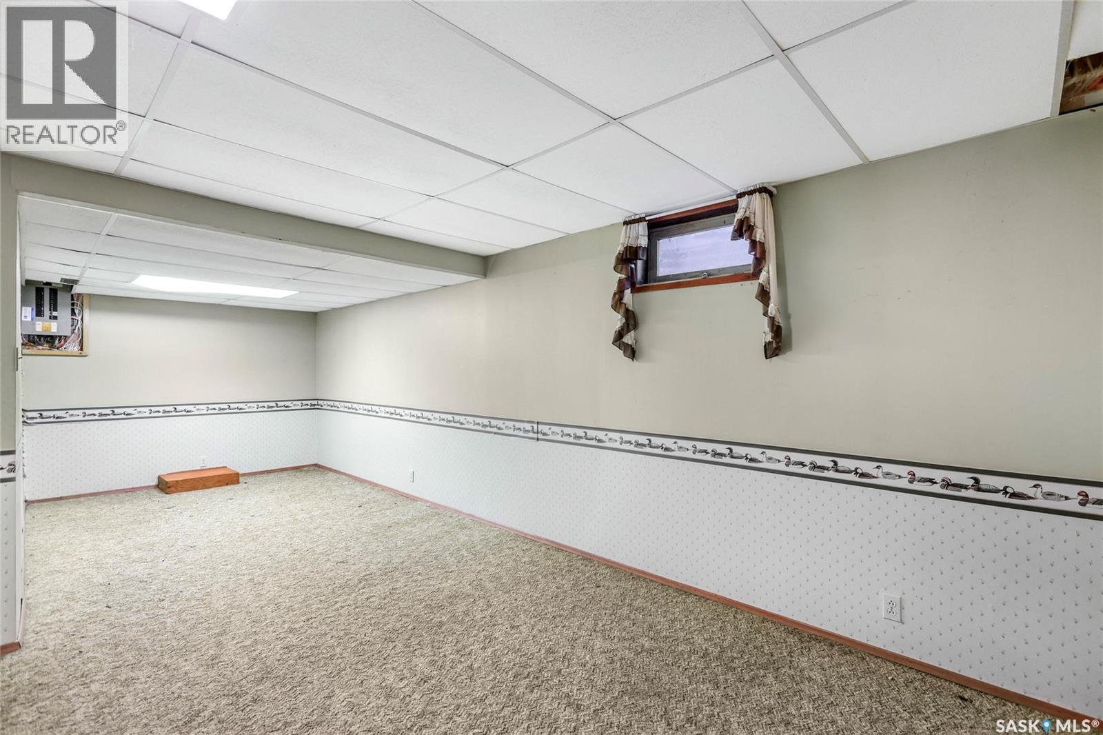 Single Family House 2 Level for Sale in  Selkirk CRESCENT Regina 