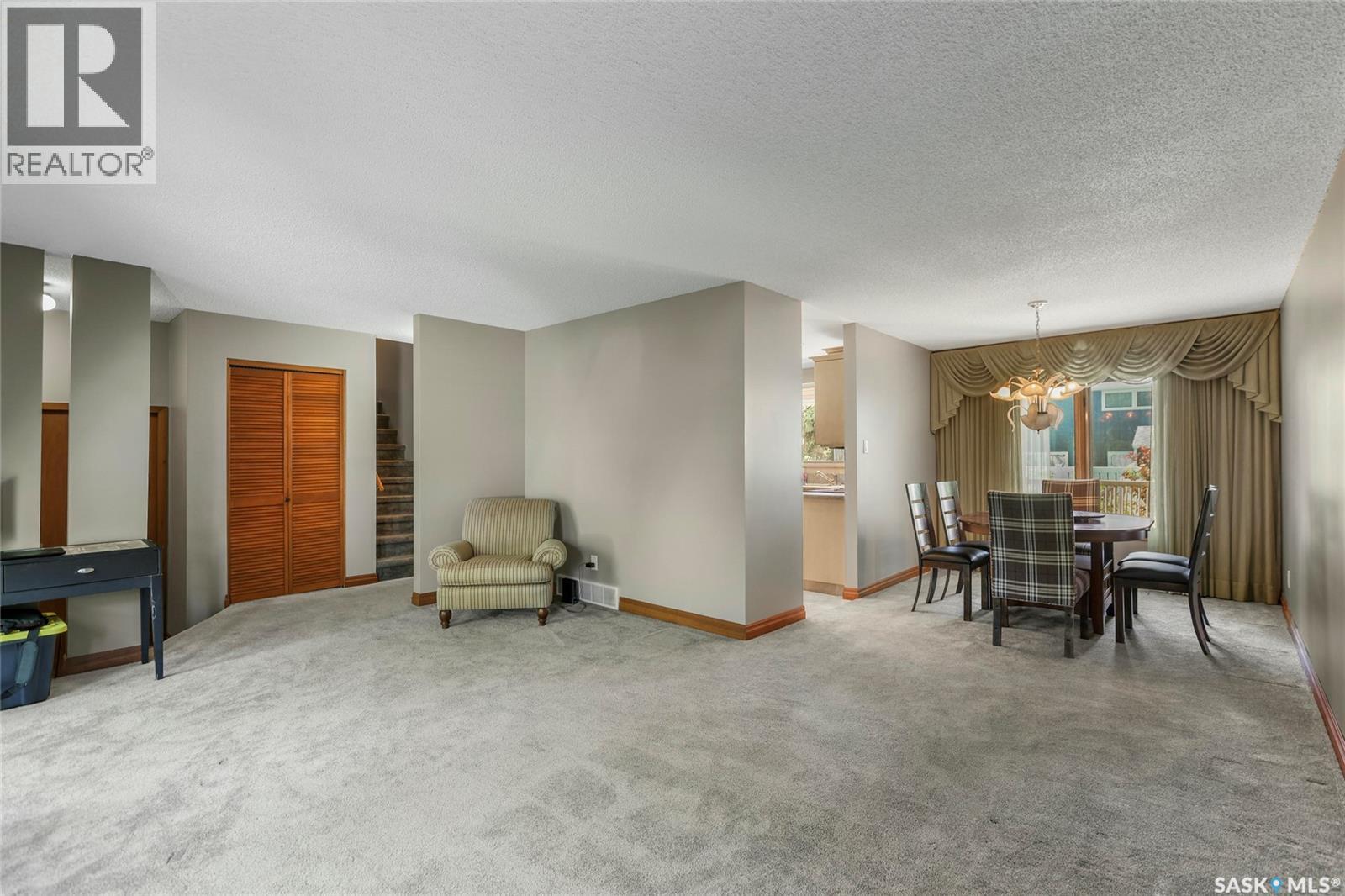Single Family House 2 Level for Sale in  Selkirk CRESCENT Regina 