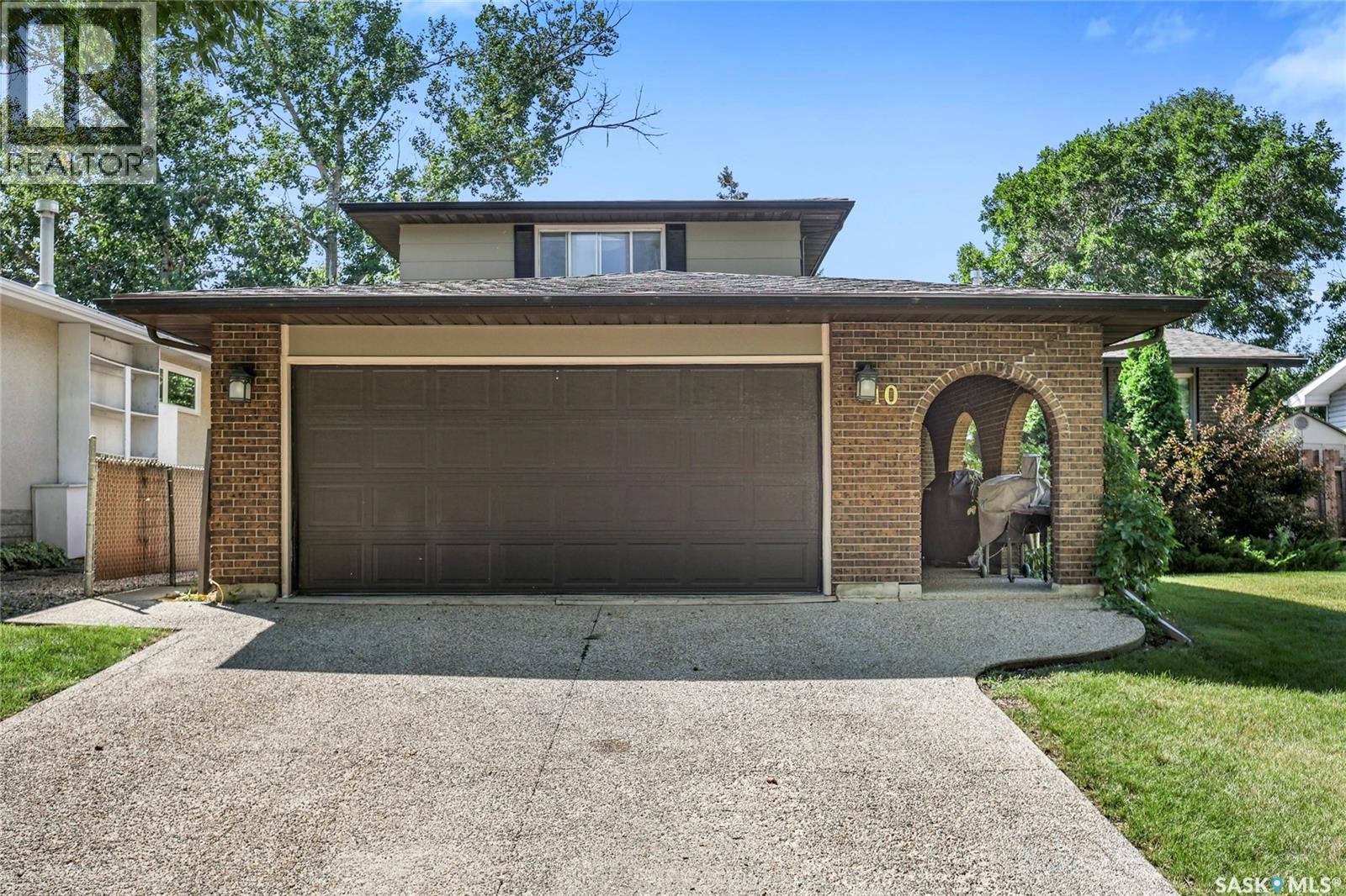 Single Family House 2 Level for Sale in  Selkirk CRESCENT Regina 