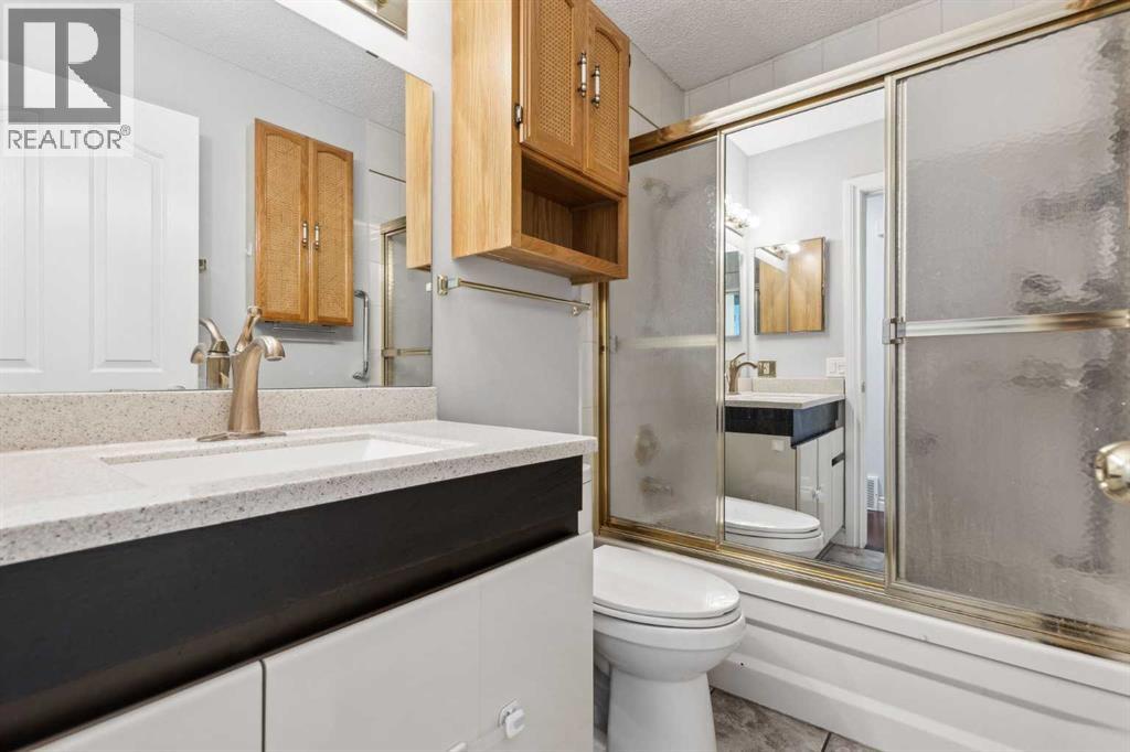 Photo 7 of 2119 Vista Crescent Ne, Calgary AB