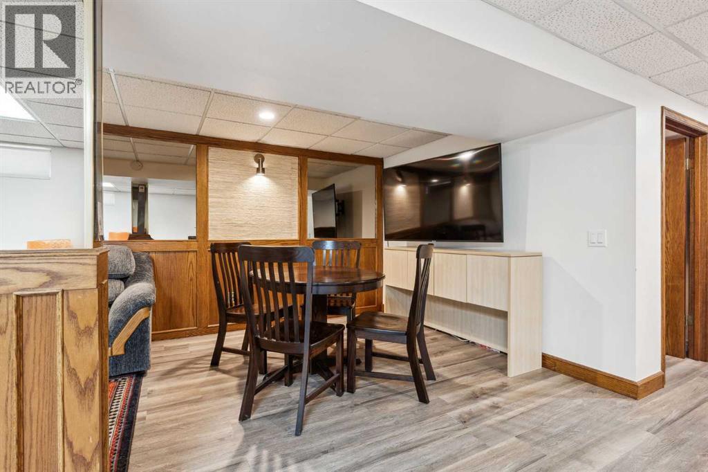 Photo 16 of 2119 Vista Crescent Ne, Calgary AB