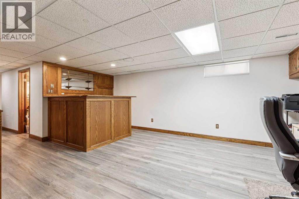 Photo 11 of 2119 Vista Crescent Ne, Calgary AB