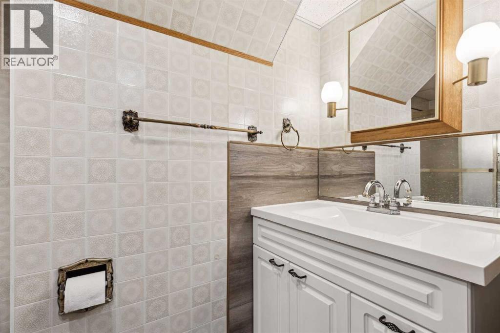 Photo 2 of 2119 Vista Crescent Ne, Calgary AB