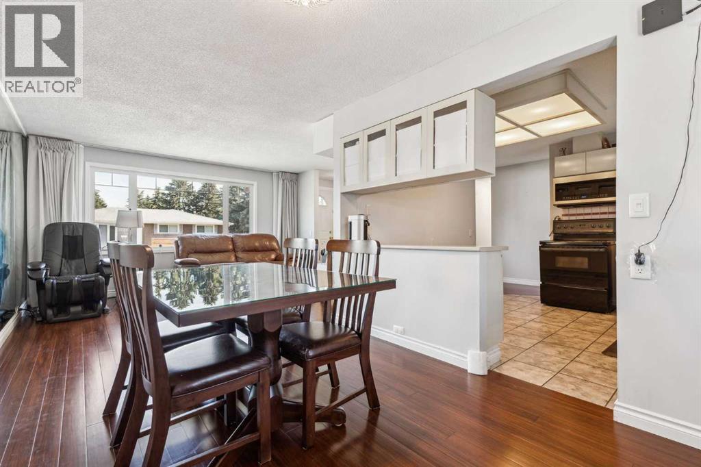 Photo 14 of 2119 Vista Crescent Ne, Calgary AB